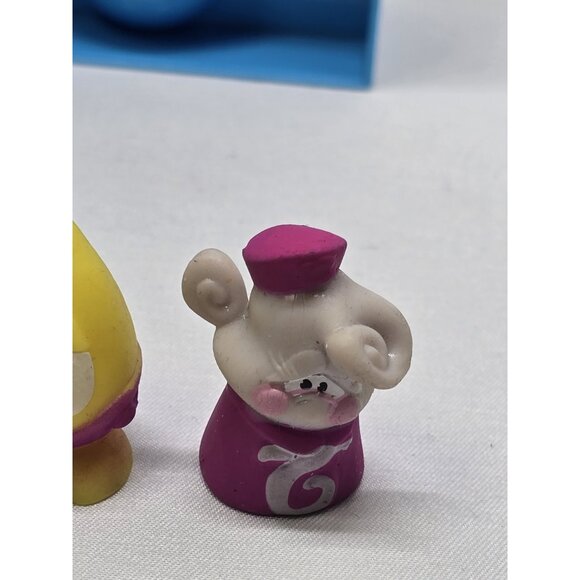 Poopeez Lot Outhouse,Toilet Paper Container, Toilet And Seven Figures - Picture 11 of 16